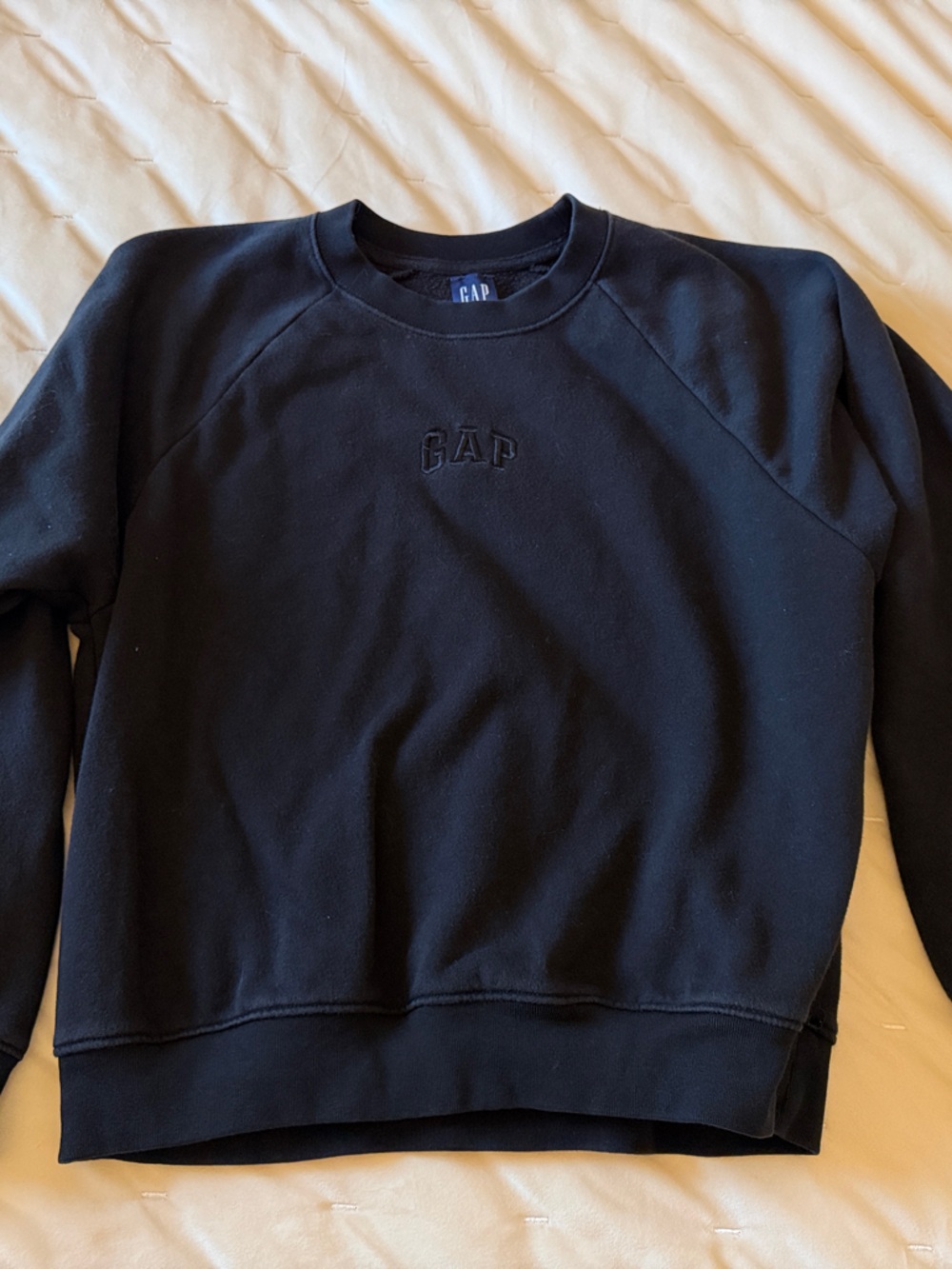 GAP Men's Black Crewneck Sweatshirt